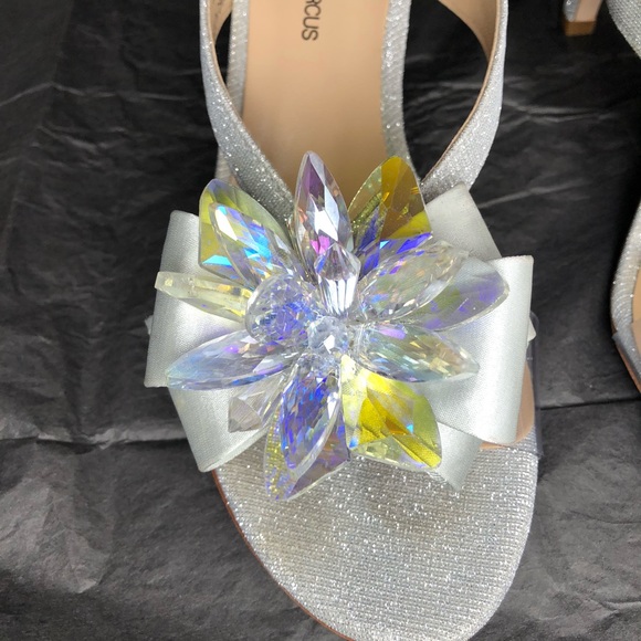 Neiman Marcus Bride “Glass Slipper” Slides - Picture 10 of 11